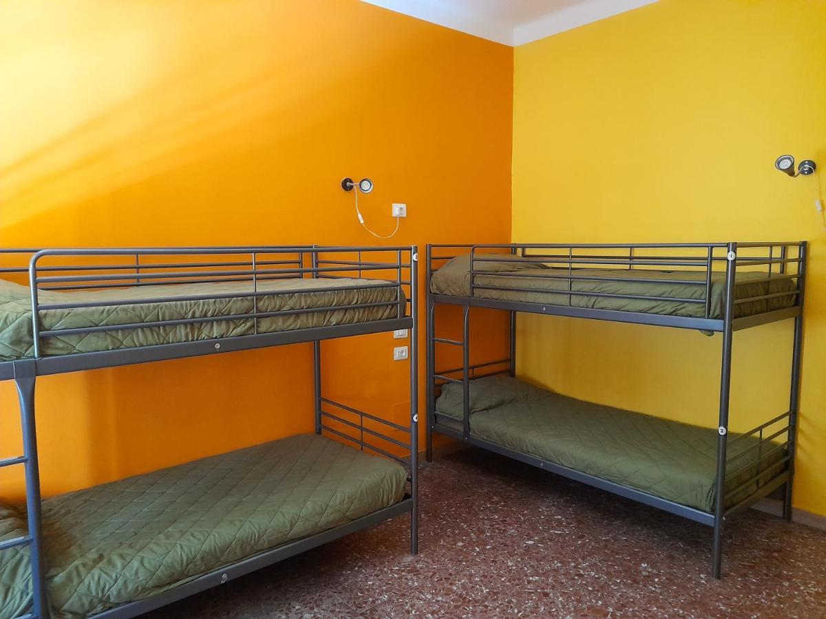 Pisa Train Station Hostel エクステリア 写真