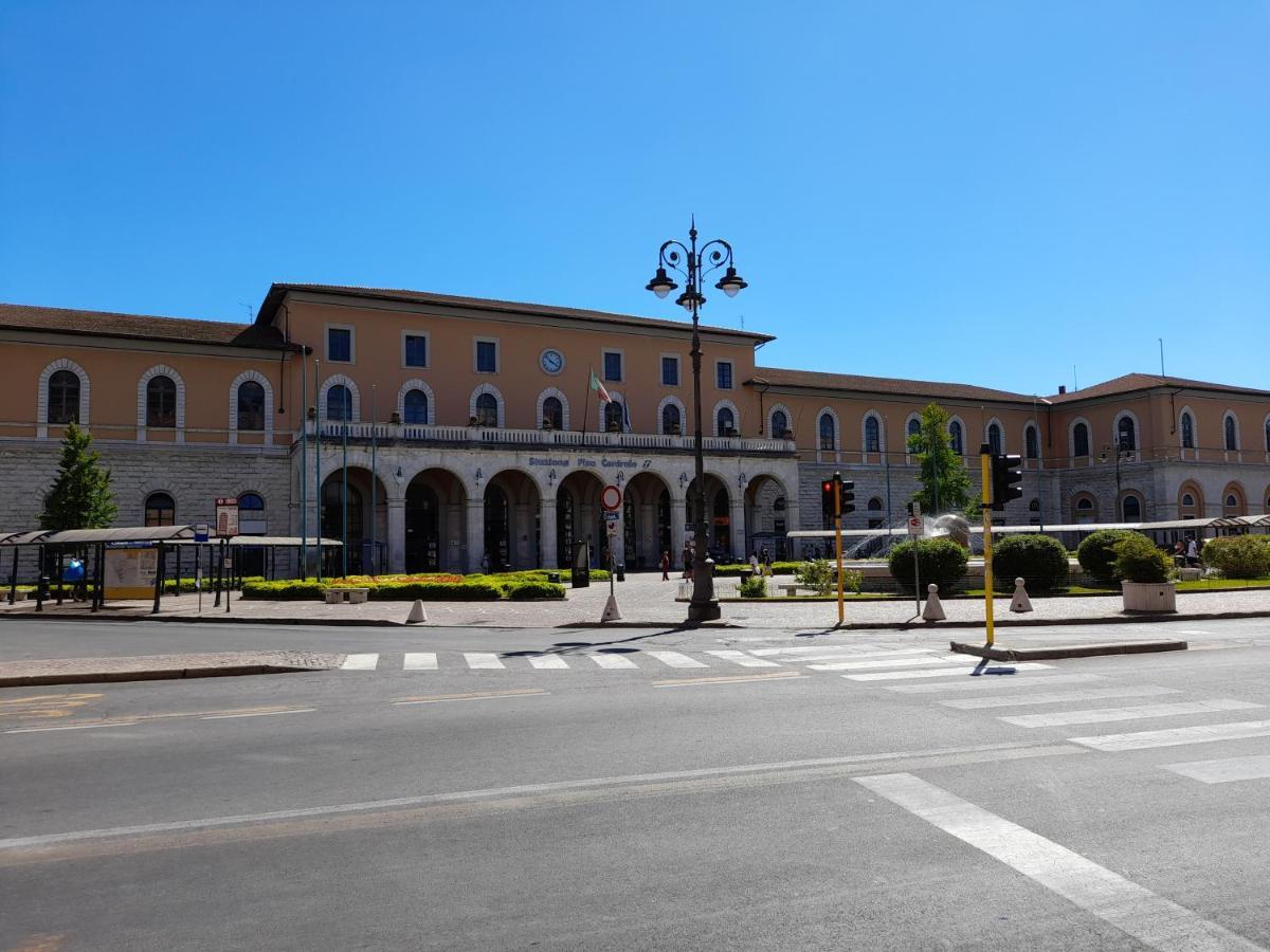 Pisa Train Station Hostel エクステリア 写真