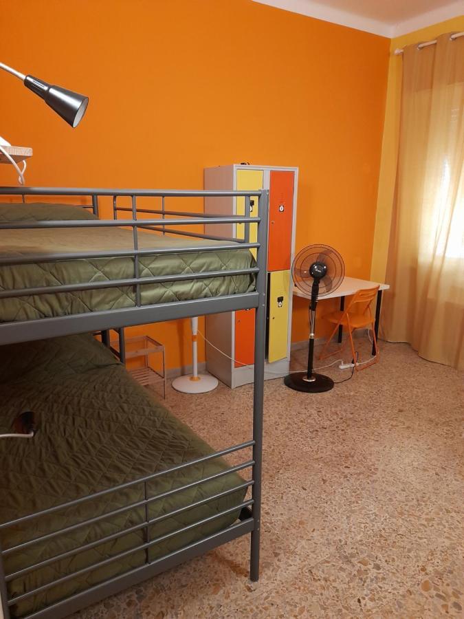 Pisa Train Station Hostel エクステリア 写真
