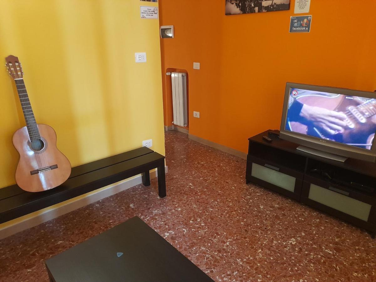Pisa Train Station Hostel エクステリア 写真