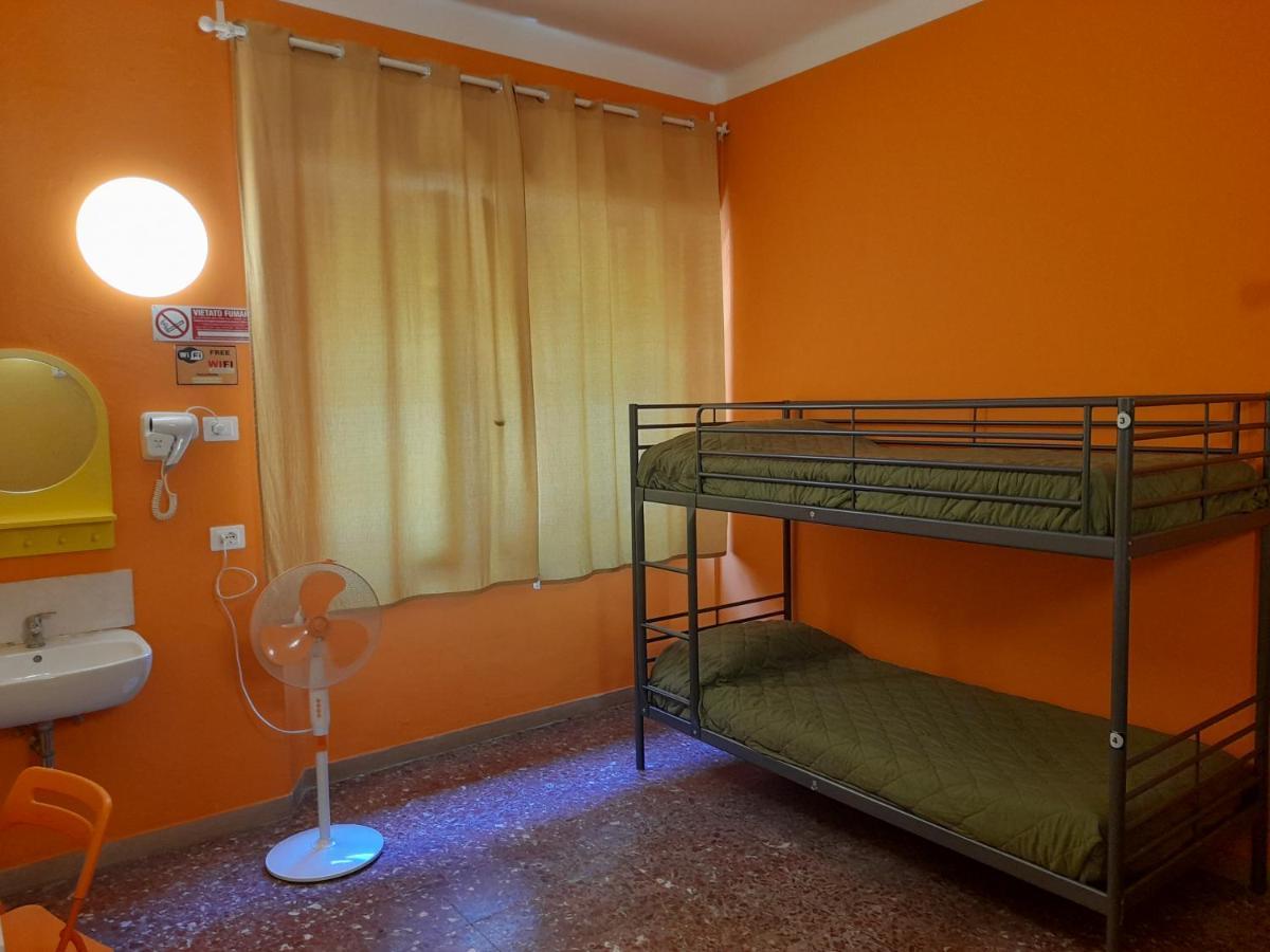 Pisa Train Station Hostel エクステリア 写真