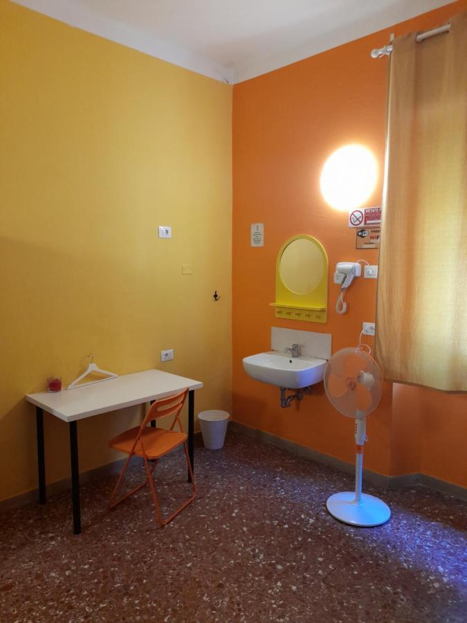 Pisa Train Station Hostel エクステリア 写真