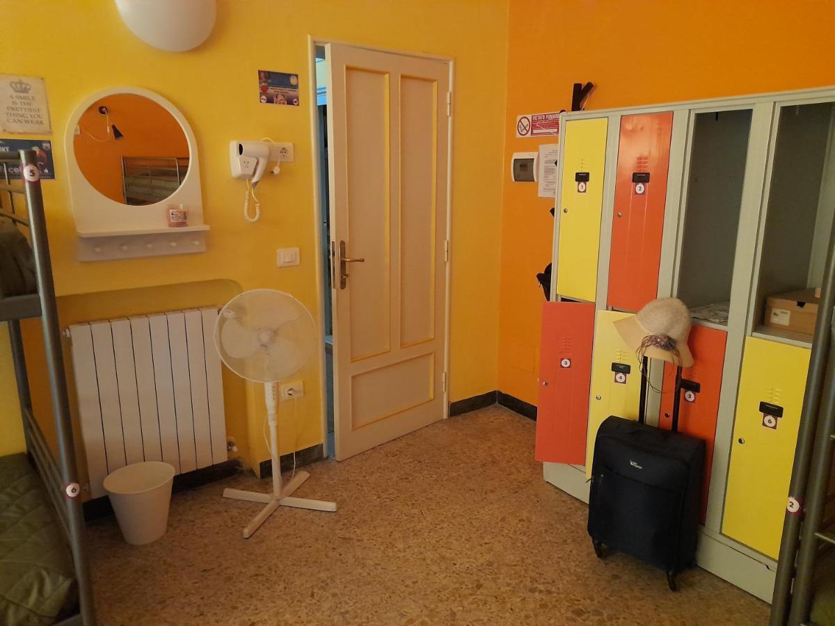 Pisa Train Station Hostel エクステリア 写真