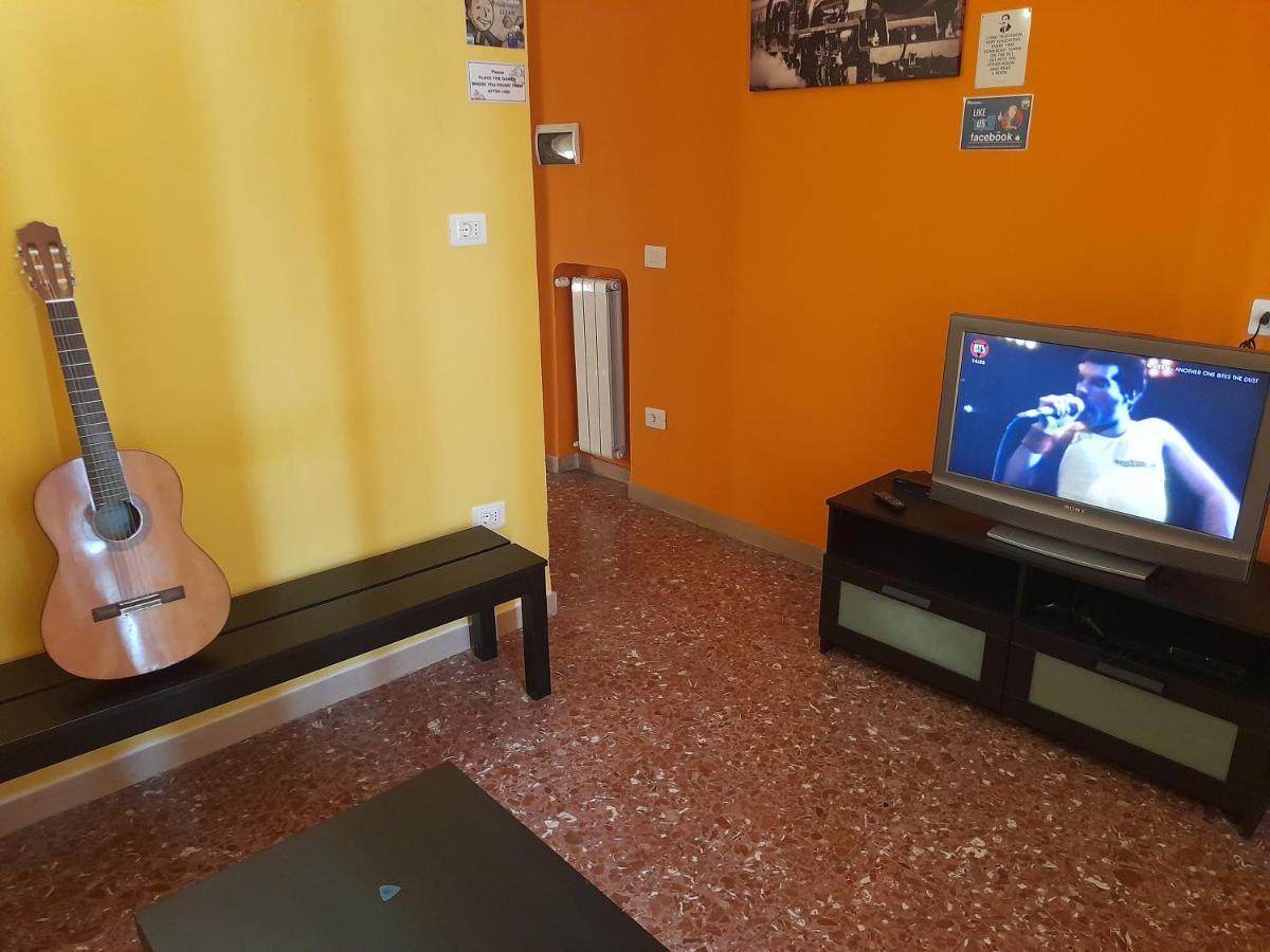 Pisa Train Station Hostel エクステリア 写真