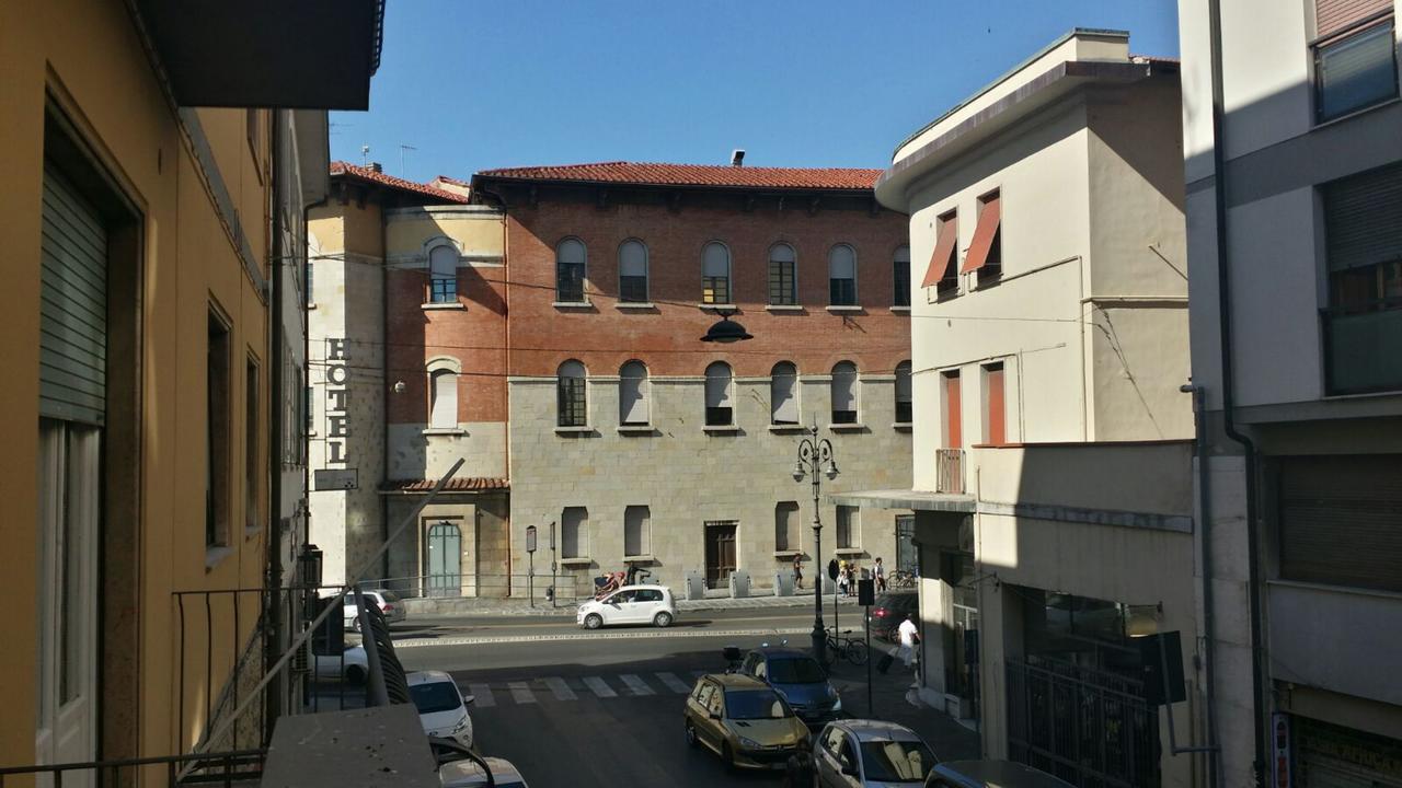 Pisa Train Station Hostel エクステリア 写真