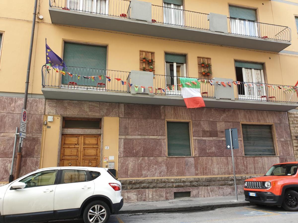 Pisa Train Station Hostel エクステリア 写真